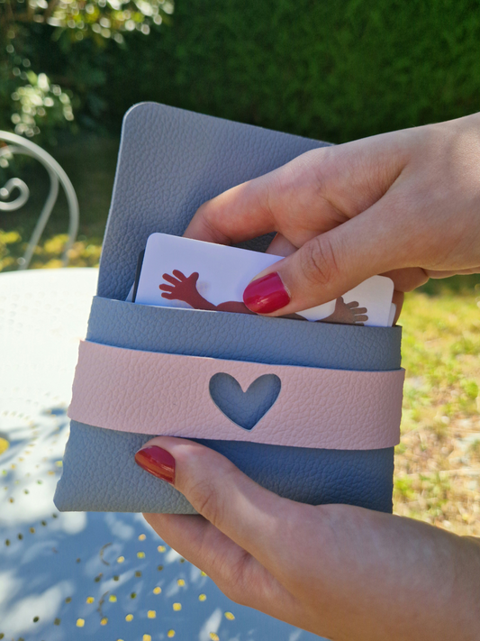 Etui minimaliste (amour discret)
