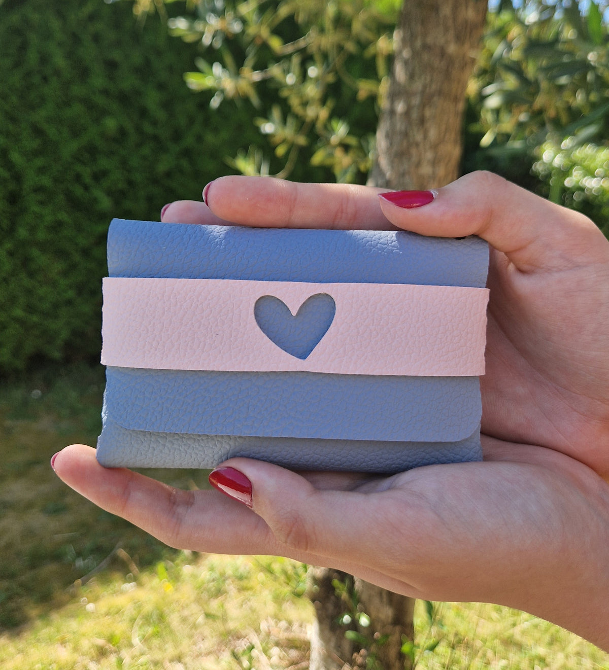 Etui minimaliste (amour discret)