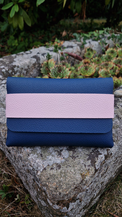 Etui minimaliste (bleu marine et rose)