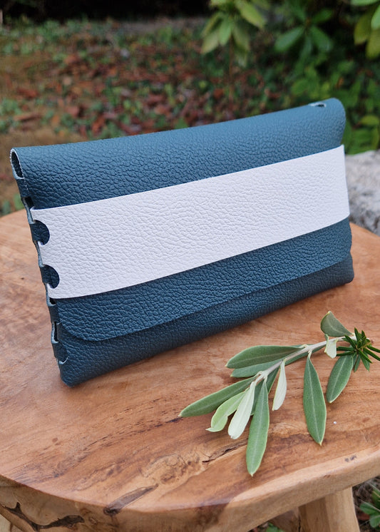 Etui minimaliste (bleu paon foncé et blanc cassé)