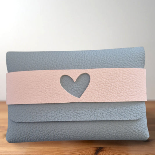 Etui minimaliste (amour discret)