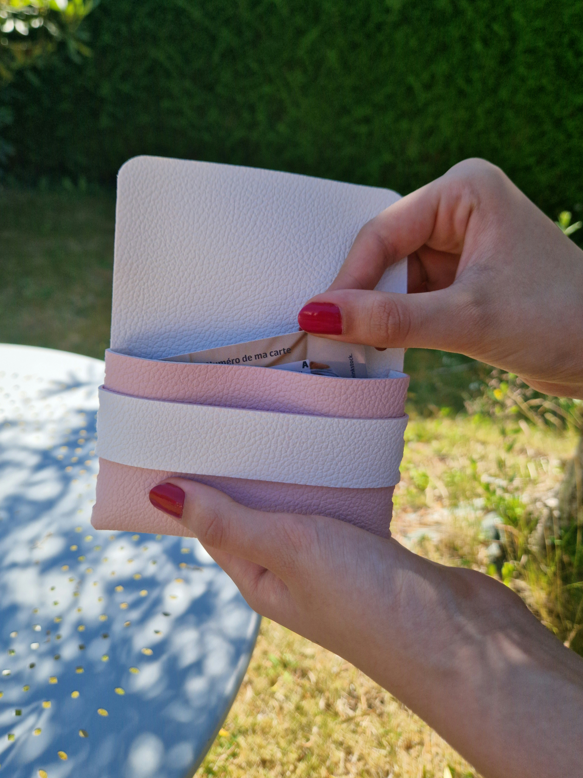 Etui minimaliste (rose et blanc)